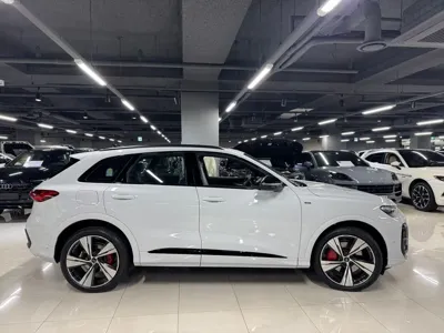 Audi Q5 2025, 20 км, за 86000000 KRW