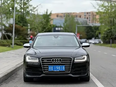 Audi A8 2018, 138000 км, за 215000 CNY