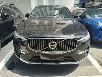 Volvo XC60 2024, 36900 км, за 163900 CNY