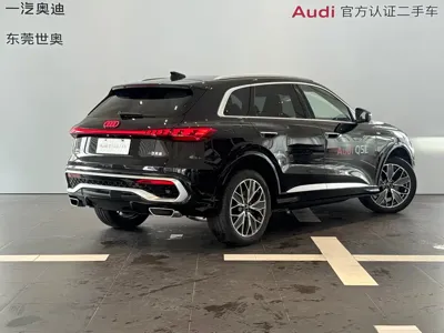 Audi Q5L 2025, 6000 км, за 288800 CNY