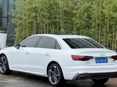 Audi A4L 2021, 70000 км, за 116000 CNY