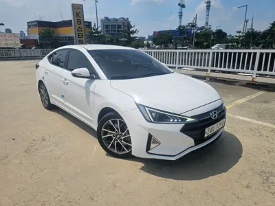 Hyundai Avante 2019, 67000 км, за 12500000 KRW