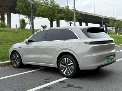 Li Auto Li L6 2025, 12000 км, за 165000 CNY