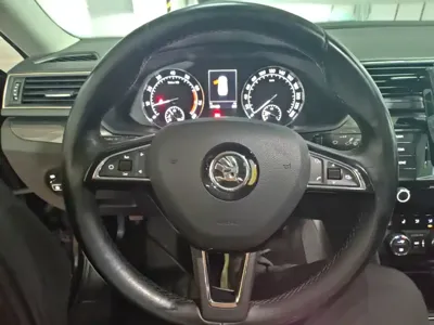 Skoda Superb 2017, 131400 км, за 42300 CNY - фото 11
