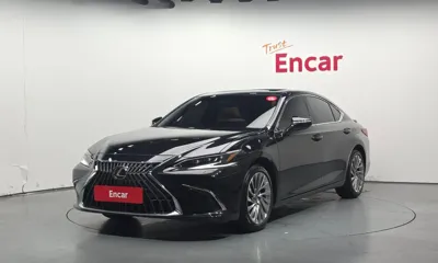 Lexus ES · 2023 год