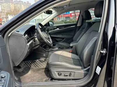 Volkswagen Passat 2021, 55000 км, за 105800 CNY - фото 8