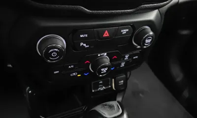 Jeep Renegade 2018, 94233 км, за 9500000 KRW - фото 30