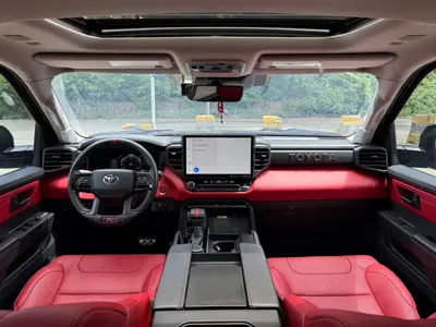 Toyota Sequoia 2024, 68000 км, за 718000 CNY - фото 6