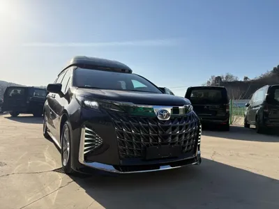 Toyota Sienna · 2025 год