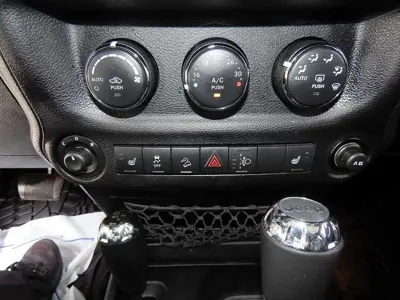 Jeep Wrangler 2015, 147000 км, за 18500000 KRW - фото 12