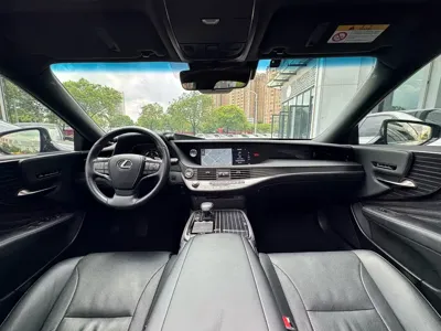 Lexus LS 2019, 70000 км, за 298000 CNY - фото 8