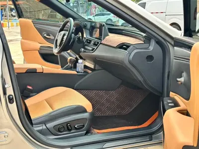 Lexus ES 2024, 50000 км, за 188000 CNY - фото 6