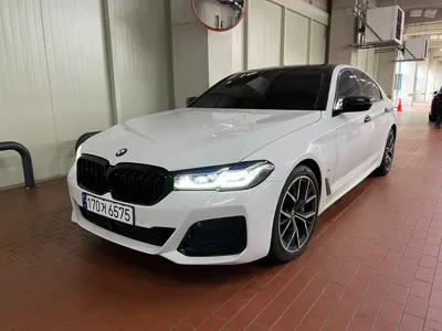 BMW 5-Series · 2023 год
