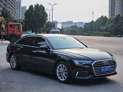Audi A6L 2020, 130000 км, за 136800 CNY