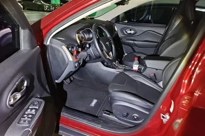 Jeep Cherokee 2016, 29000 км, за 52194.81 CNY - фото 19