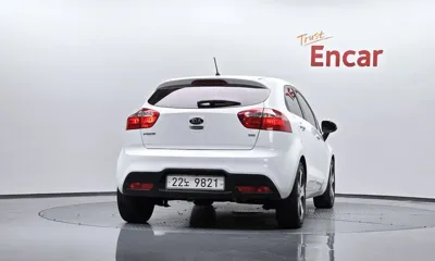 Kia Pride 2013, 65753 км, за 5500000 KRW