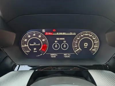 Audi RS3 2023, 18100 км, за 35130000 KRW - фото 8