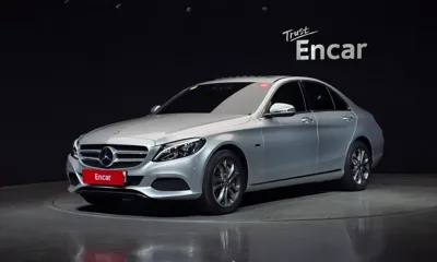 Mercedes-Benz C-Class · 2018 год