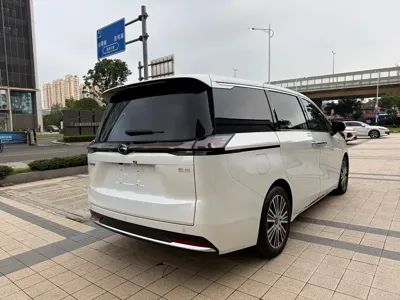 GAC Motor 传祺E8 PHEV 2025, 50000 км, за 139800 CNY - фото 13
