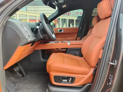 Li Auto Li L9 2023, 32000 км, за 256000 CNY