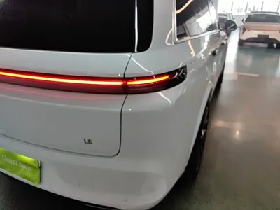 Li Auto Li L8 2025, 9700 км, за 255900 CNY - фото 8