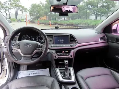 Hyundai Avante 2017, 169000 км, за 6900000 KRW