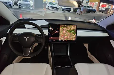 Tesla Model 3 2020, 41400 км, за 128517.89 CNY - фото 12