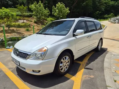 Kia Canival · 2012 год