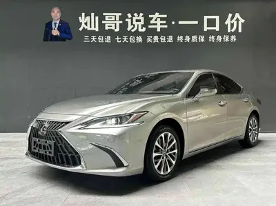 Lexus ES · 2022 год