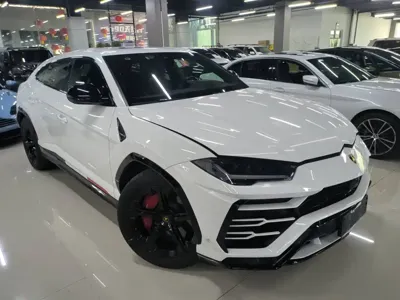 Lamborghini Urus 2019, 56000 км, за 1888000 CNY