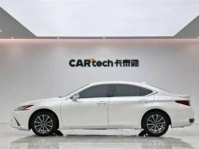 Lexus ES 2024, 27000 км, за 188200 CNY