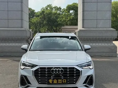 Audi Q3 2022, 44000 км, за 173800 CNY
