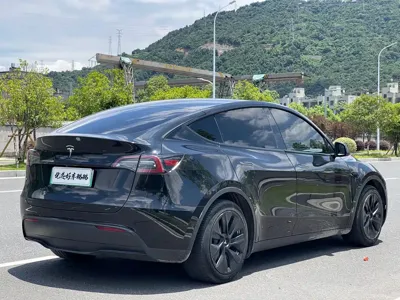 Tesla Model Y 2021, 110000 км, за 128000 CNY - фото 13