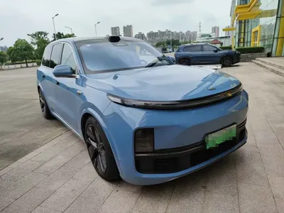 Li Auto Li L9 2023, 97000 км, за 209800 CNY
