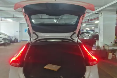 Volvo V40 2017, 68400 км, за 60528.17 CNY - фото 16