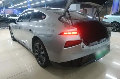 Xpeng P7 2021, 110000 км, за 103295.14 CNY
