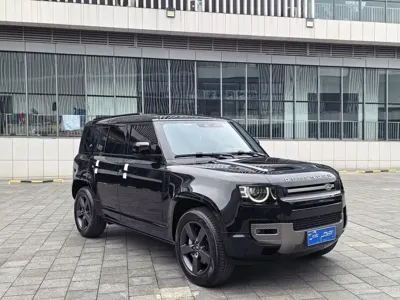 Land Rover Defender 2024, 43000 км, за 638000 CNY