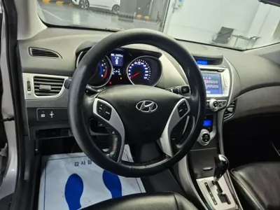 Hyundai Avante 2012, 64000 км, за 5600000 KRW - фото 9