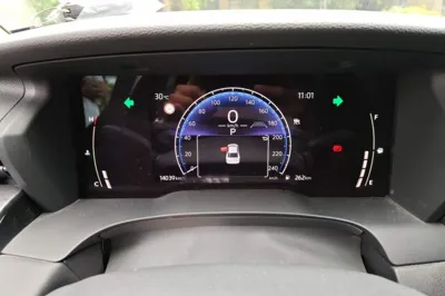 Toyota Camry 2024, 14000 км, за 127450.63 CNY - фото 8
