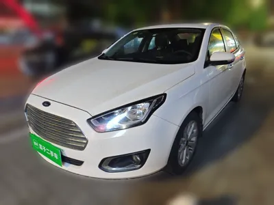 Ford Escort 2015, 88200 км, за 25627.64 CNY - фото 1