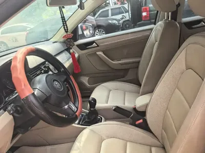 Volkswagen Bora 2014, 80000 км, за 16800 CNY