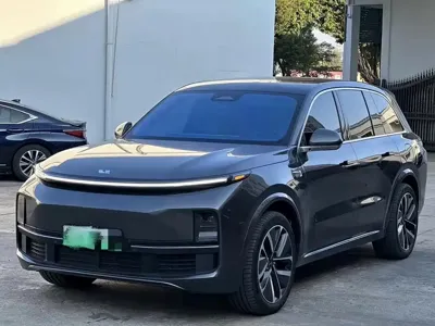 Li Auto Li L8 · 2023 год