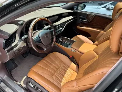 Lexus LS 2019, 100000 км, за 396000 CNY - фото 10