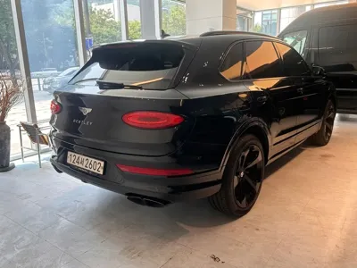 Bentley Bentayga 2023, 20026 км, за 243000000 KRW