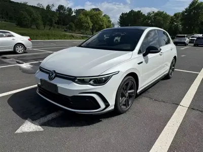 Volkswagen Golf · 2023 год