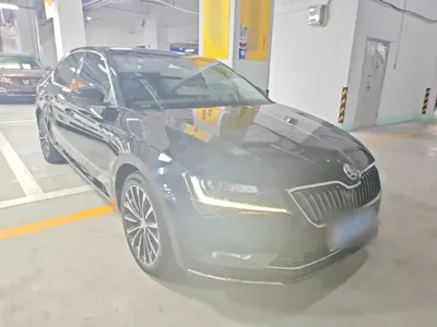 Skoda Superb 2017, 131400 км, за 42300 CNY