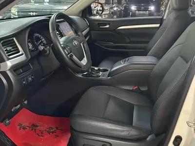 Toyota Highlander 2020, 70000 км, за 145800 CNY