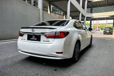 Lexus ES 2017, 76300 км, за 134710.17 CNY - фото 7