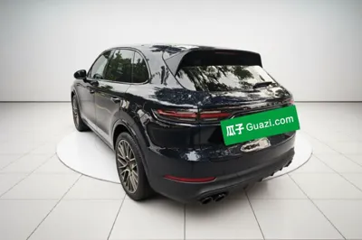 Porsche Cayenne 2023, 43100 км, за 600846.46 CNY