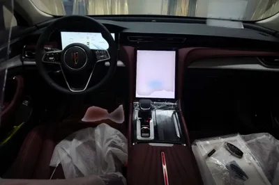 Hongqi H5 PHEV 2025, 100 км, за 140112.94 CNY - фото 12